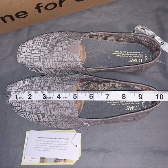 ‘grey’ Carpe Diem TOMS canvas sustainable vegan friendly - Picture 2 of 3